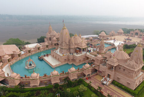Nilkanth Dham - Poicha