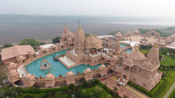 Nilkanth Dham - Poicha